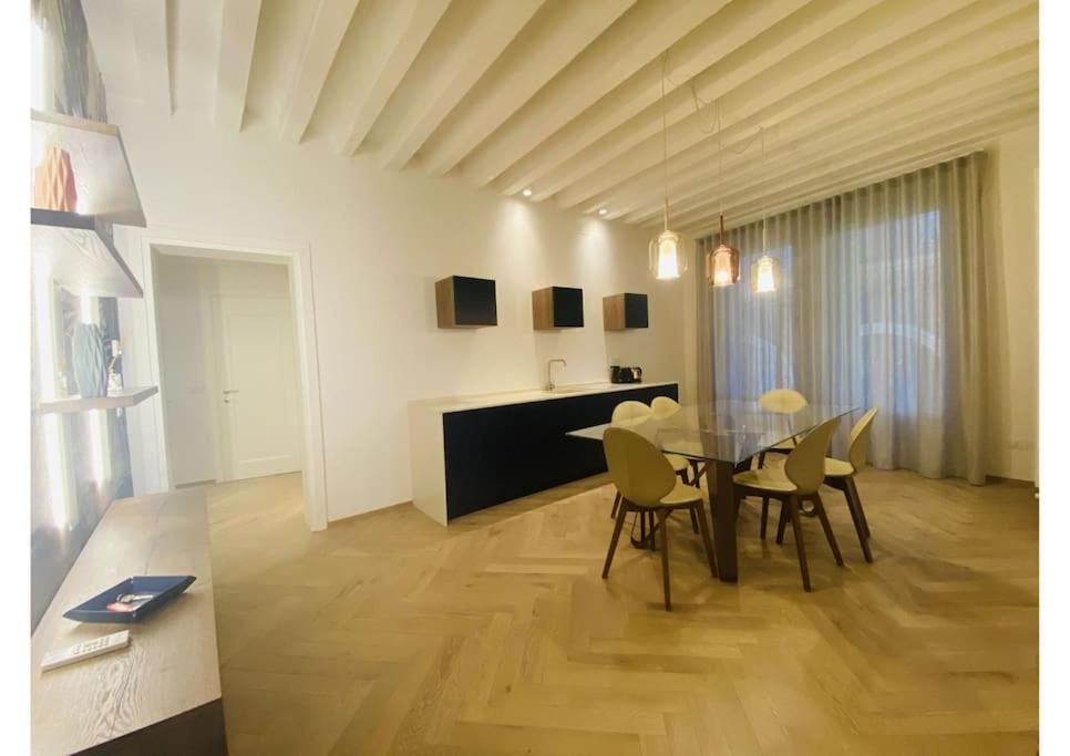 Sweet Time Venice, Luxury San Marco Frezzaria Apt! Екстер'єр фото
