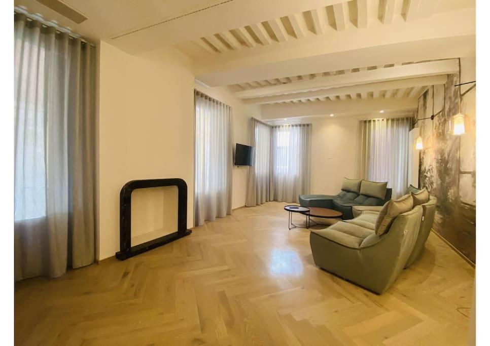 Sweet Time Venice, Luxury San Marco Frezzaria Apt! Екстер'єр фото